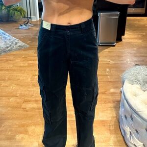 Brand new Abercrombie cargo pants in Long